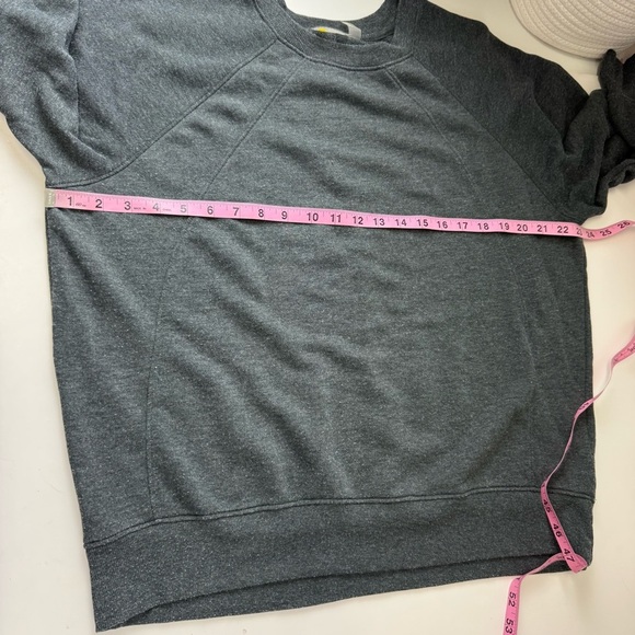 Zella Sweatshirt Mens Medium Gray Crewneck Pullover Lightweight Raglan Yoga Gym - Picture 7 of 10